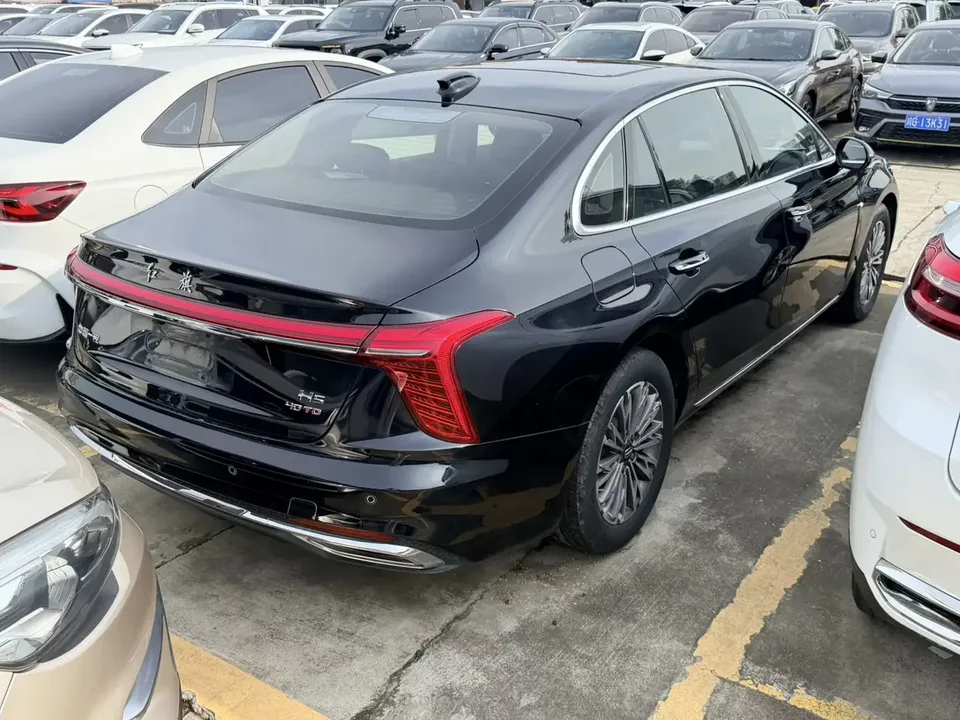 Hongqi H5 Hongqi H5 2023 1.5T DCT Zhilian Qiyue Edition 2023 — thumbnail 2