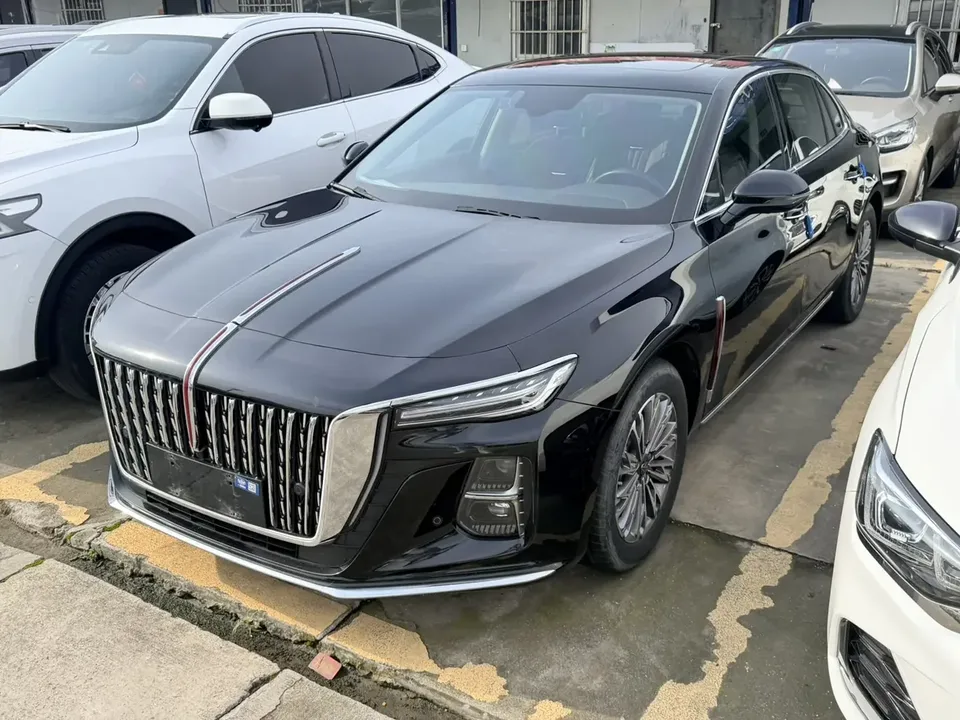 Hongqi H5 Hongqi H5 2023 1.5T DCT Zhilian Qiyue Edition 2023 — photo 1, buy with delivery to Moscow