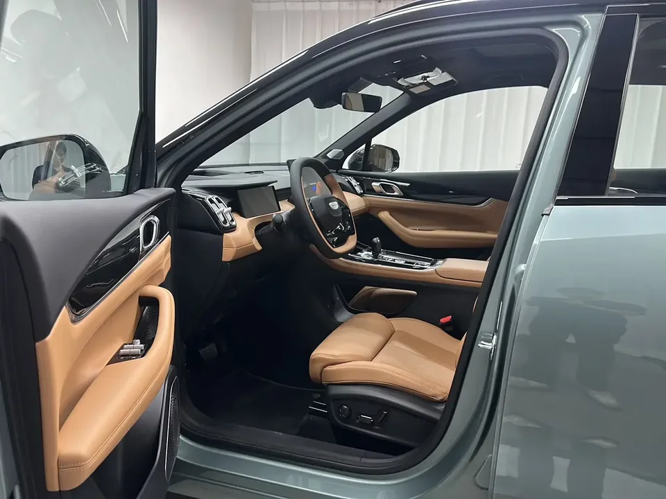 Geely Atlas L Boyue L 2025 The fourth generation 1.5TD DCT Jinxiu 2025 — thumbnail 5
