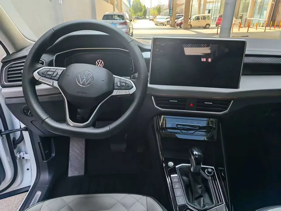 Volkswagen Tayron Tanyue 2023 280TSI 2WD Luxury Plus Advanced Edition 2023 — thumbnail 4