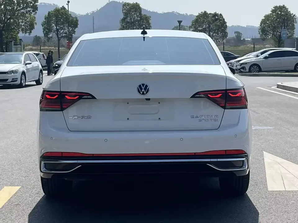 Volkswagen Sagitar Sagitar 2024 300TSI DSG Beyond Edition 2024 — thumbnail 2