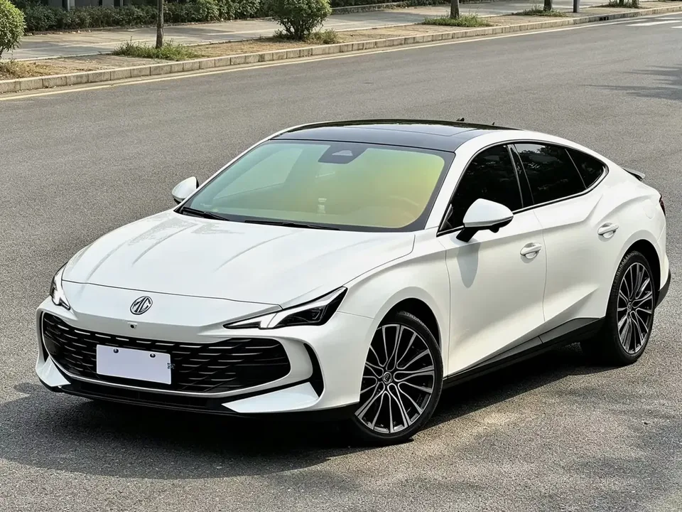 MG 7 MG7 2023 1.5T DCT Comfort Edition 2023 — photo 1, buy with delivery to Moscow