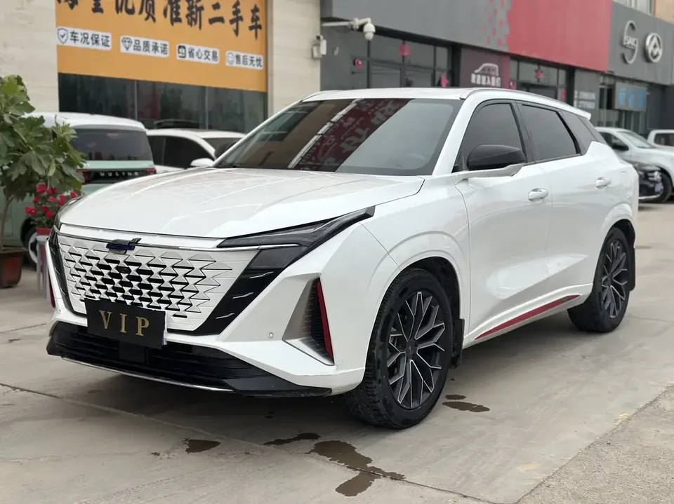 Oshan Changan Auchan Z6 Changan Auchan Z6 2023 Blue Whale 1.5T DCT Intelligent Navigation 2023 — photo 1, buy with delivery to Moscow