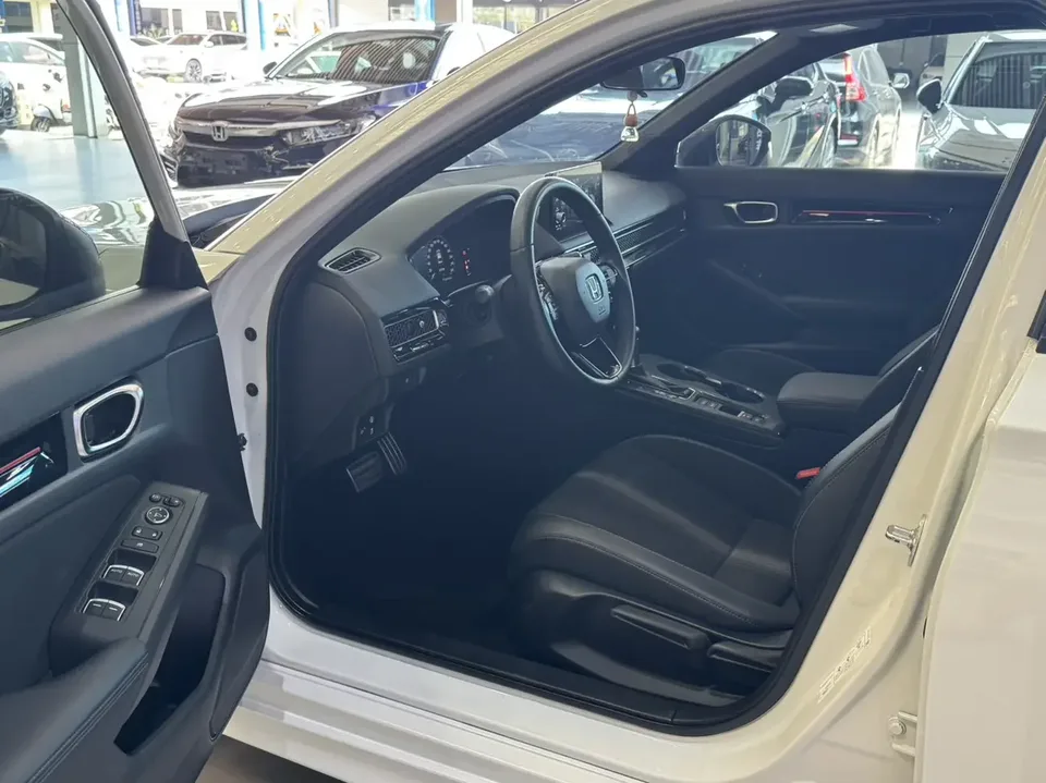 Honda CIVIC Civic 2022 240TURBO CVT Fuel Edition 2022 — thumbnail 4
