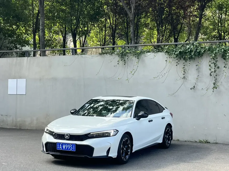Honda CIVIC Civic 2025 240TURBO CVT Zhiqu Pro 2025 — photo 1, buy with delivery to Moscow