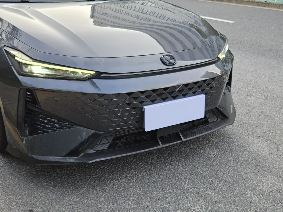 Changan UNI-V Changan UNI-V 2024 1.5T Premium 2024 — thumbnail 3