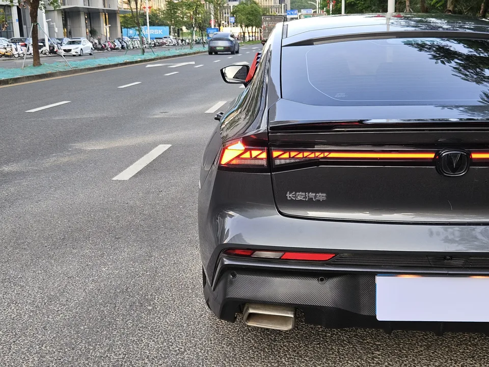 Changan UNI-V Changan UNI-V 2024 1.5T Premium 2024 — thumbnail 4