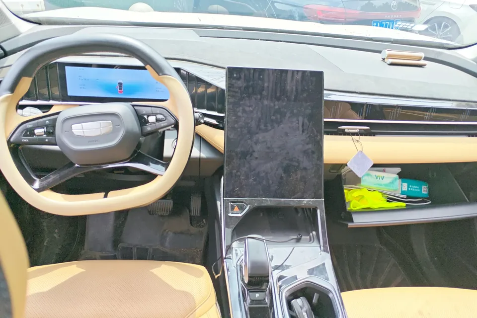 Geely Atlas L Boyue L 2023 1.5TD DCT Premium 2023 — thumbnail 4