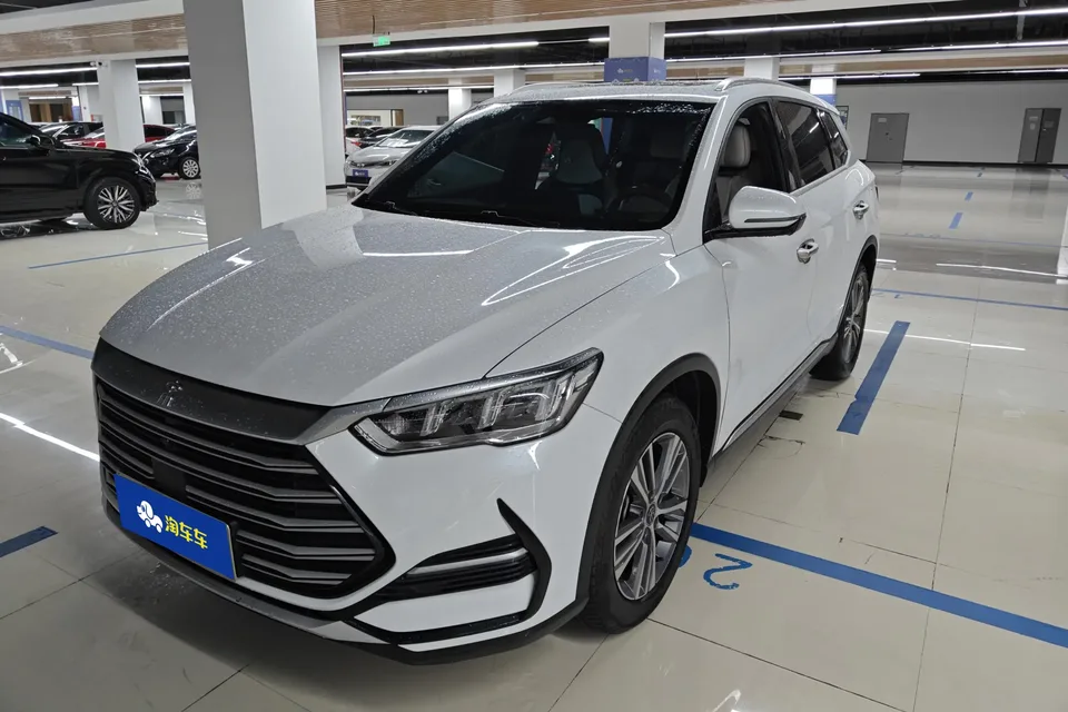 BYD Song Pro DM Song Pro DM 2022 DM-i 51km Premium 2022 — photo 1, buy with delivery to Moscow