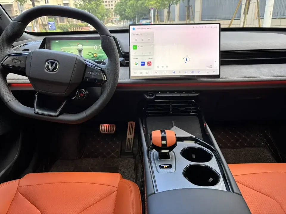 Changan UNI-V Changan UNI-V 2025 Third-generation 2.0T Powertrain 2025 — thumbnail 3