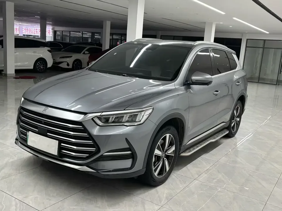 BYD Song PLUS DM Song PLUS DM 2021 DM-i 51KM 2WD Premium Edition 2023 — photo 1, buy with delivery to Moscow