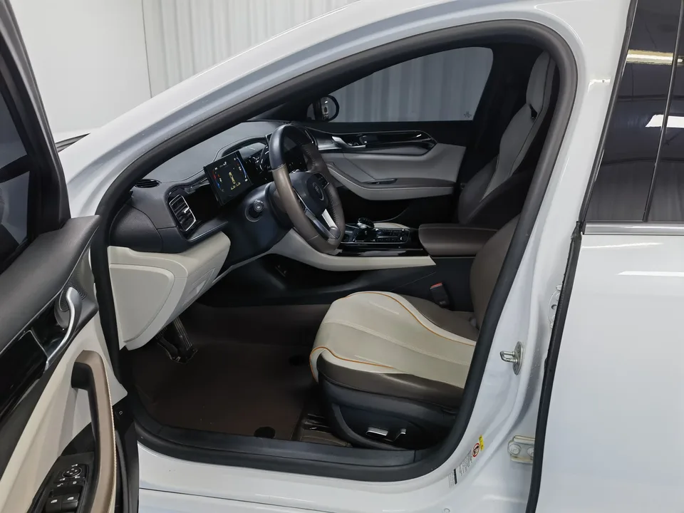 BYD Qin PLUS DM Qin PLUS DM 2023 DM-i Champion Edition 120KM Exceeding Type 2023 — thumbnail 5