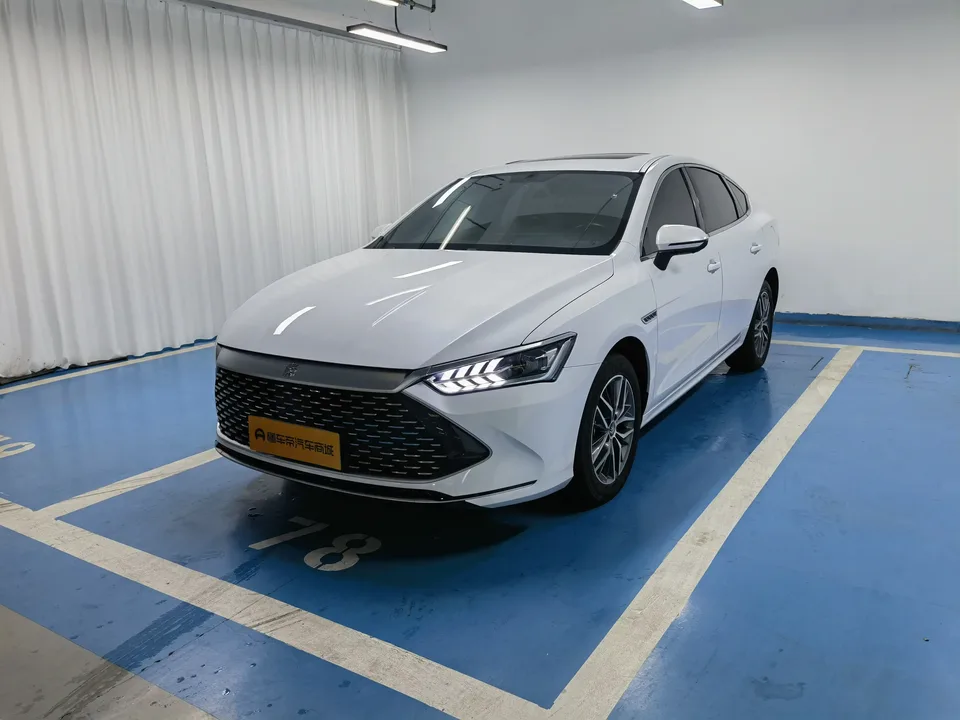 BYD Qin PLUS DM Qin PLUS DM 2023 DM-i Champion Edition 120KM Exceeding Type 2023 — photo 1, buy with delivery to Moscow
