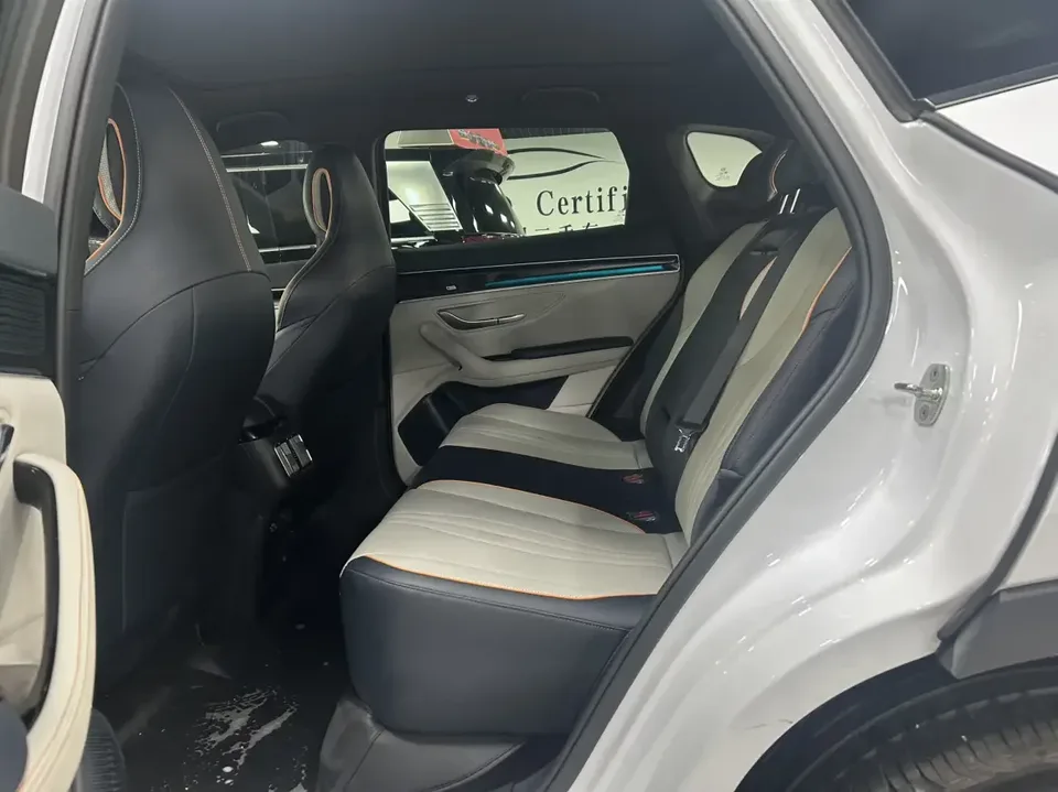 BYD Song PLUS DM Song PLUS DM 2021 DM-i 51KM 2WD Premium Edition 2022 — thumbnail 4