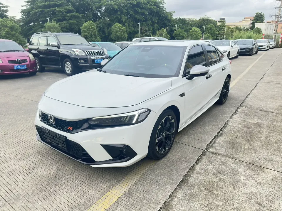 Honda CIVIC Civic 2022 240TURBO CVT Fuel Edition 2023 — photo 1, buy with delivery to Moscow