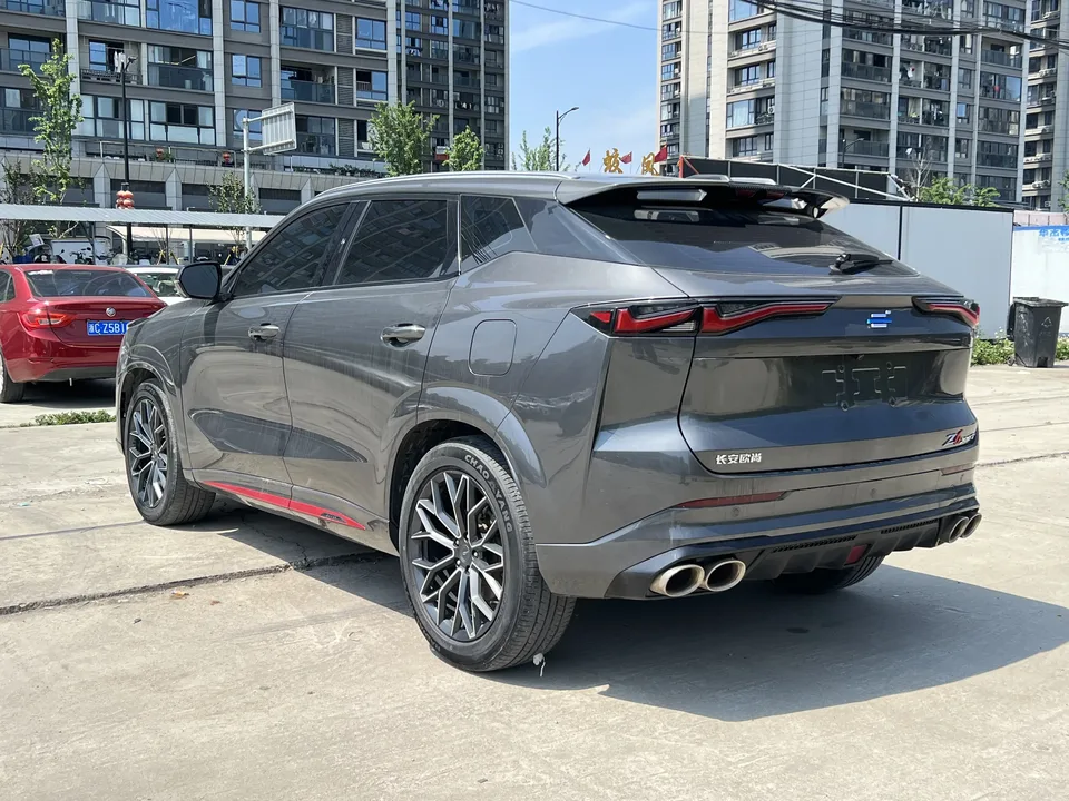 Oshan Changan Auchan Z6 Changan Auchan Z6 2022 Blue Whale 1.5T DCT Intelligent Navigation 2022 — миниатюра 2