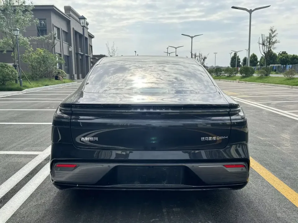 Geely Galaxy Star 8 PHEV Galaxy Star 8 PHEV 2025 130km EM-i Premium Edition 2025 — thumbnail 2