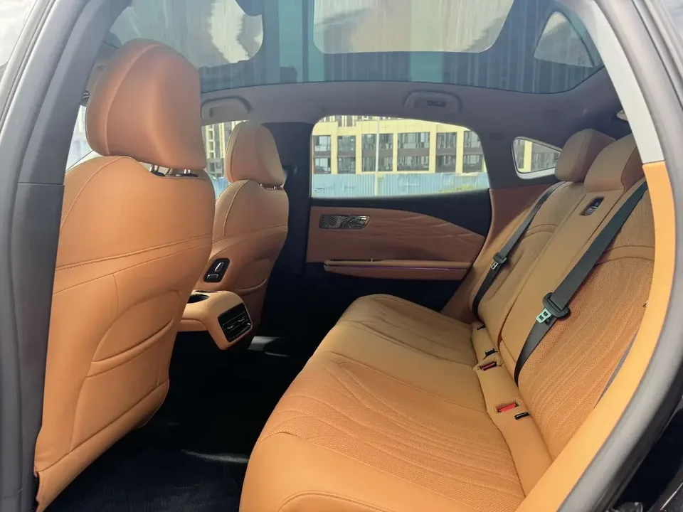 Geely Galaxy Star 8 PHEV Galaxy Star 8 PHEV 2025 130km EM-i Premium Edition 2025 — thumbnail 3