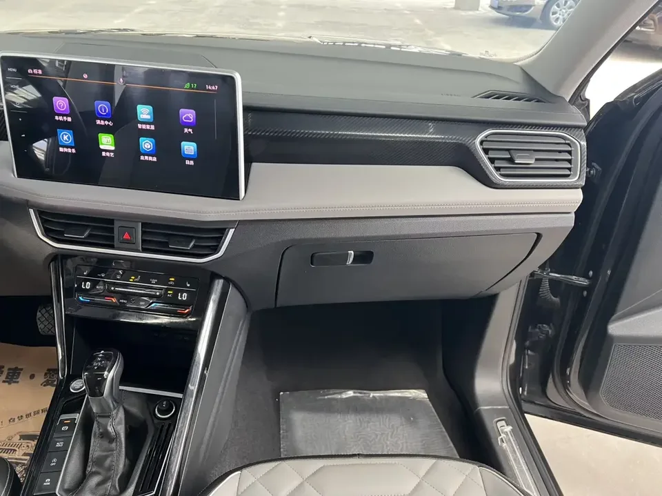 Volkswagen Tayron Tanyue 2023 280TSI 2WD Luxury Plus Advanced Edition 2022 — thumbnail 3