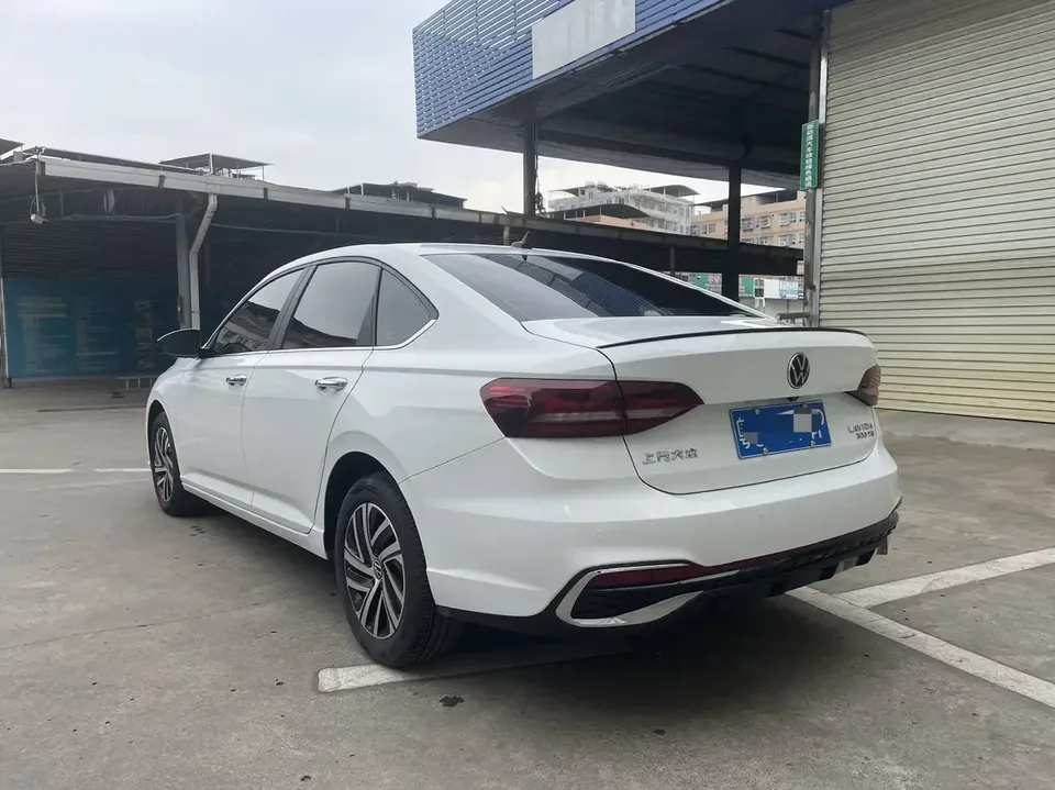 Volkswagen Lavida Lavida 2023 300TSI DSG Starry Sky Edition 2023 — thumbnail 2