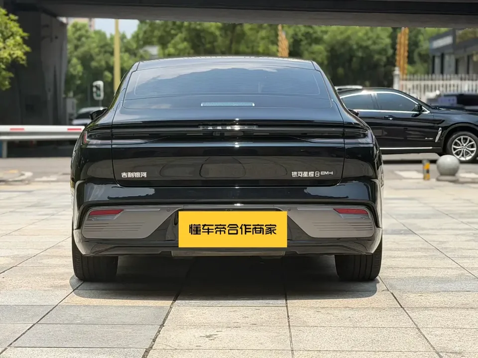 Geely Galaxy Star 8 PHEV Galaxy Star 8 PHEV 2025 130km EM-i Premium Edition 2025 — thumbnail 2