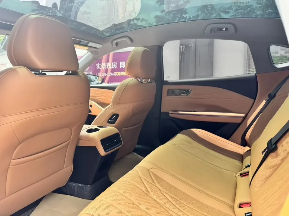 Geely Galaxy Star 8 PHEV Galaxy Star 8 PHEV 2025 130km EM-i Premium Edition 2025 — thumbnail 3