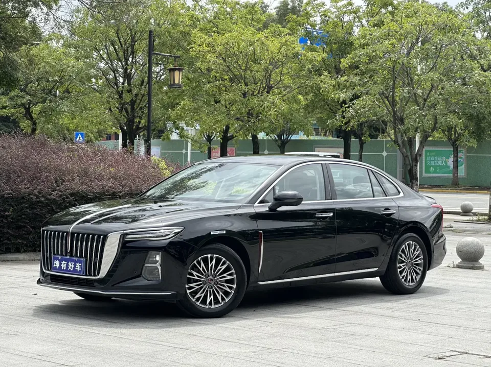 Hongqi H5 Hongqi H5 2025 1.5T DCT Flagship Edition 2025 — photo 1, buy with delivery to Moscow