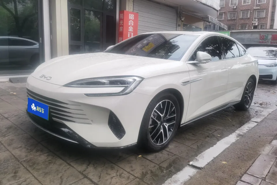 BYD Seal DM Seal DM 2024 Honor Edition DM-i 1.5L 121KM Luxury Model 2024 — photo 1, buy with delivery to Moscow