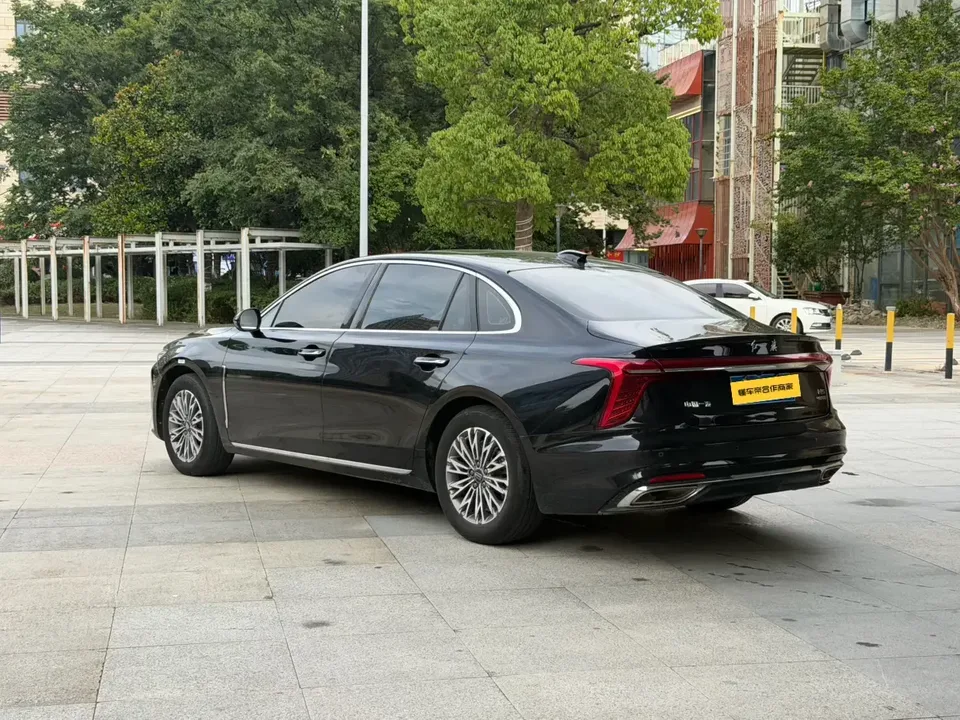 Hongqi H5 Hongqi H5 2023 1.5T DCT Zhilian Qiyue Edition 2022 — thumbnail 2