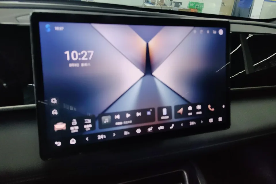 BYD Qin L DM Qin L DM 2025 DM-i 120KM Intelligent Driving Edition 2025 — thumbnail 4