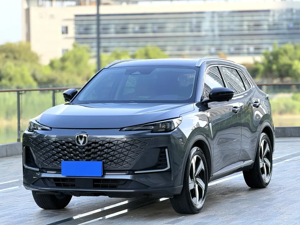 Changan CS55 Plus Changan CS55 PLUS 2024 The third generation 1.5T DCT premium model 2023 — photo 1, buy with delivery to Moscow