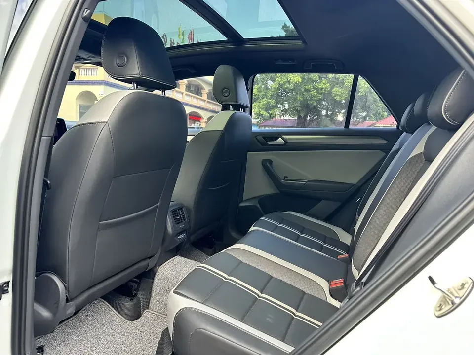 Volkswagen T-Roc TANG 2023 300TSI DSG Chenguang Edition 2024 — thumbnail 4