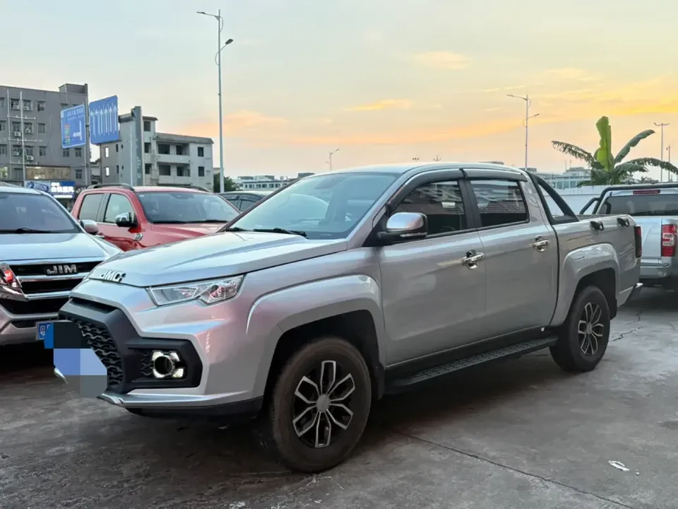 Jiangling Domain Tiger 7 Domain Tiger 7 2020 2.0T diesel automatic 2WD comfort version short axis National VI JX4D20A6L 2022 — photo 1, buy with delivery to Moscow