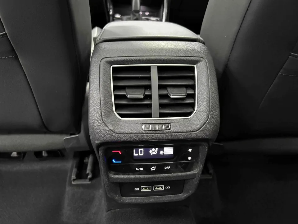Volkswagen Tayron Tanyue 2023 280TSI 2WD Luxury Plus Advanced Edition 2023 — thumbnail 4