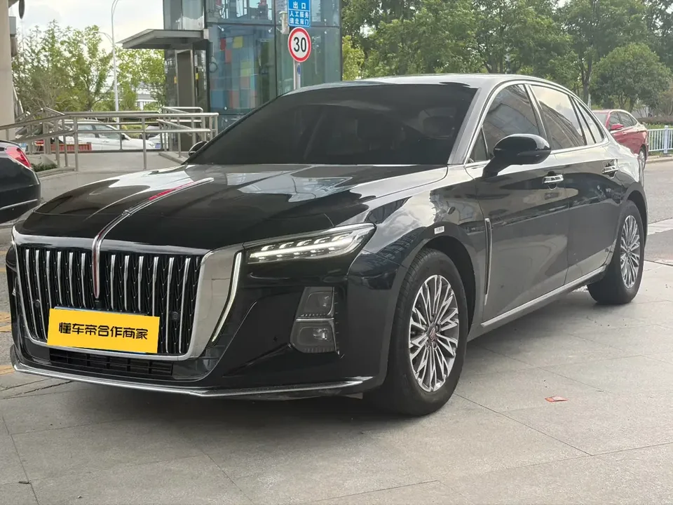 Hongqi H5 Hongqi H5 2023 1.5T DCT Zhilian Qiyue Edition 2022 — photo 1, buy with delivery to Moscow