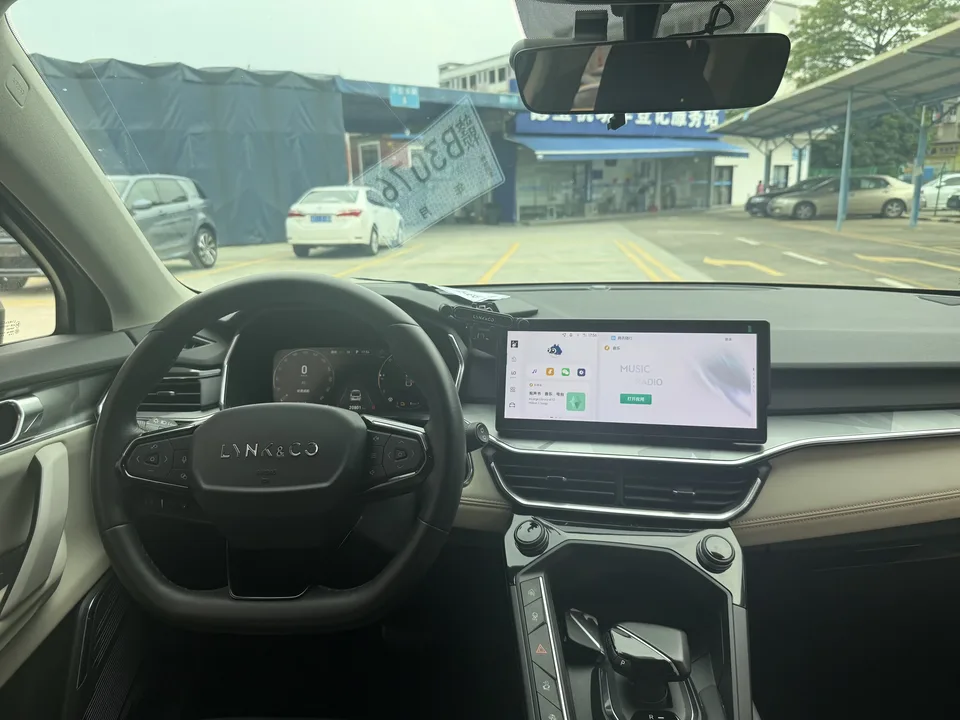 Lynk & Co 06 EM-P Lynk & Co 06 EM-P 2023 PHEV Remix Pro 2023 — thumbnail 4