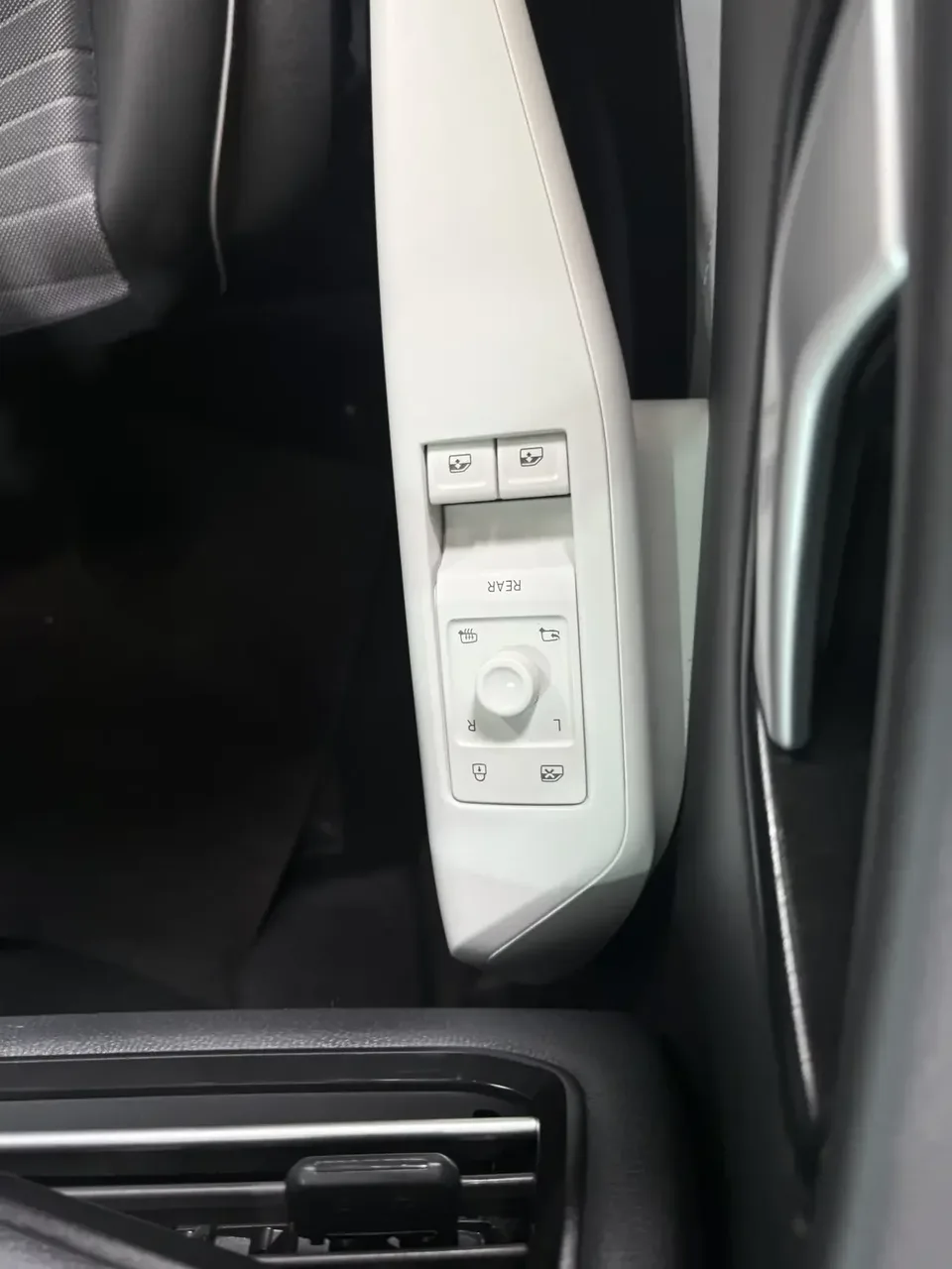 Volkswagen ID.3 Volkswagen ID.3 2025 Smart Model 2025 — thumbnail 4