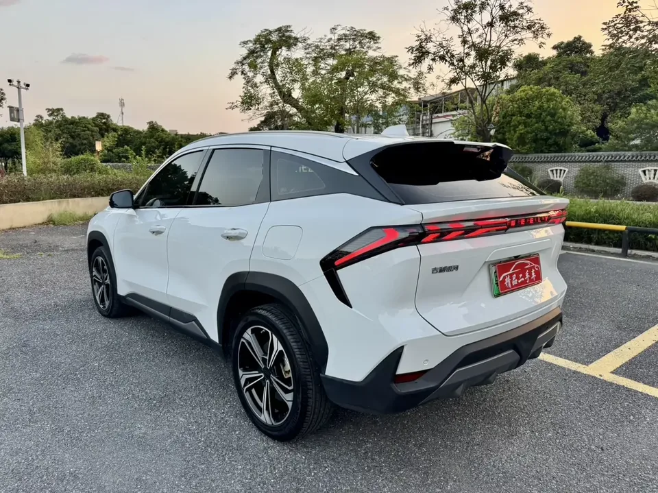 Geely Galaxy L7 Galaxy L7 2023 1.5T DHT 115km Starship 2023 — thumbnail 2
