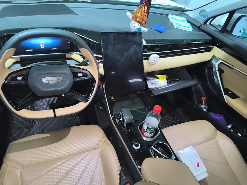 Geely Atlas L Boyue L 2023 1.5TD DCT Premium 2023 — thumbnail 2