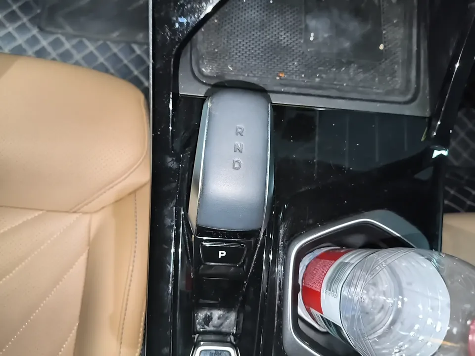 Geely Atlas L Boyue L 2023 1.5TD DCT Premium 2023 — thumbnail 3