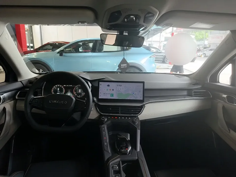 Lynk & Co 06 Lynk & Co 06 2023 Remix 1.5T Plus 2023 — thumbnail 2