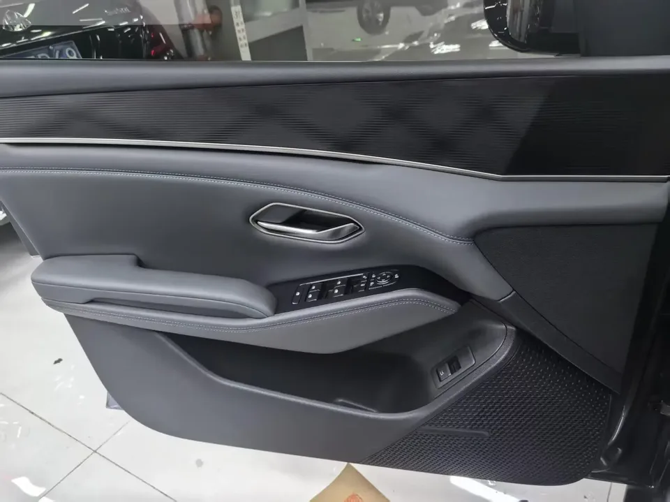 BYD Qin L DM Qin L DM 2025 DM-i 120KM Intelligent Driving Edition 2025 — thumbnail 4