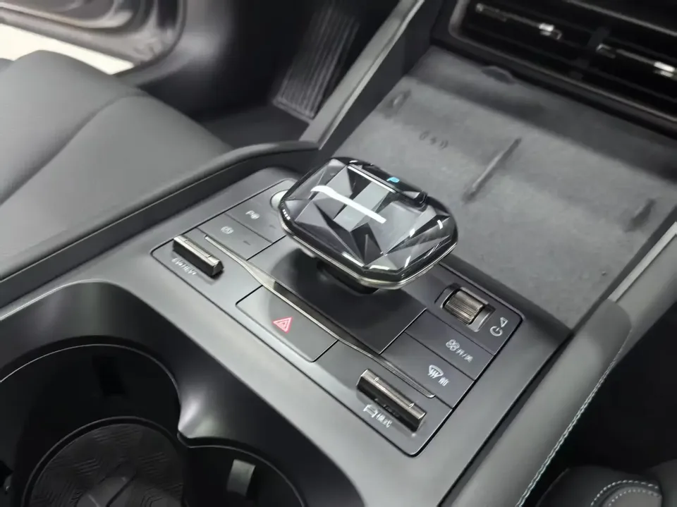 BYD Qin L DM Qin L DM 2025 DM-i 120KM Intelligent Driving Edition 2025 — thumbnail 5