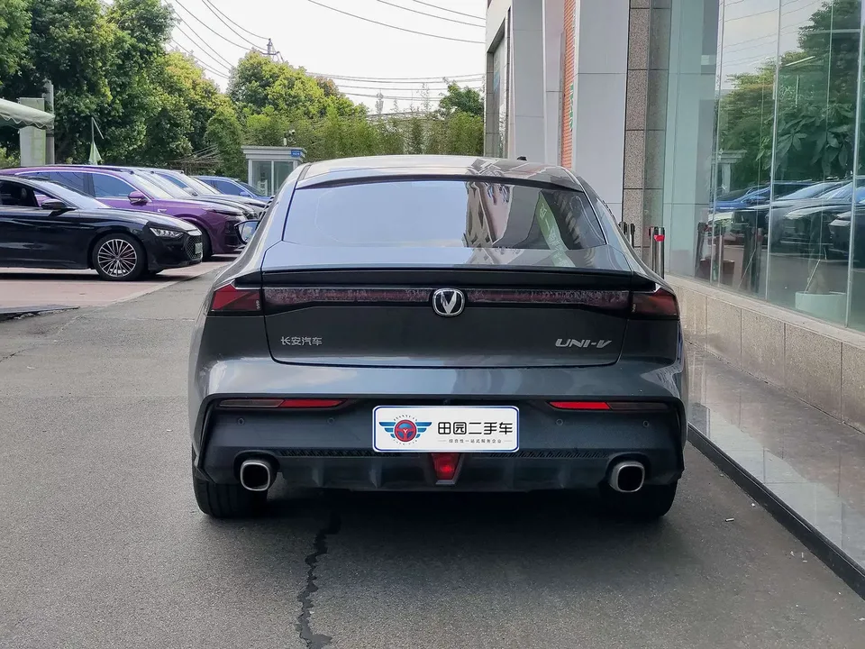 Changan UNI-V Changan UNI-V 2023 1.5T Premium 2023 — thumbnail 2
