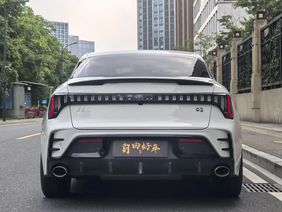 Lynk & Co 03 Lynk & Co 03 2025 1.5TD DCT Champion Edition Pro 2025 — thumbnail 2