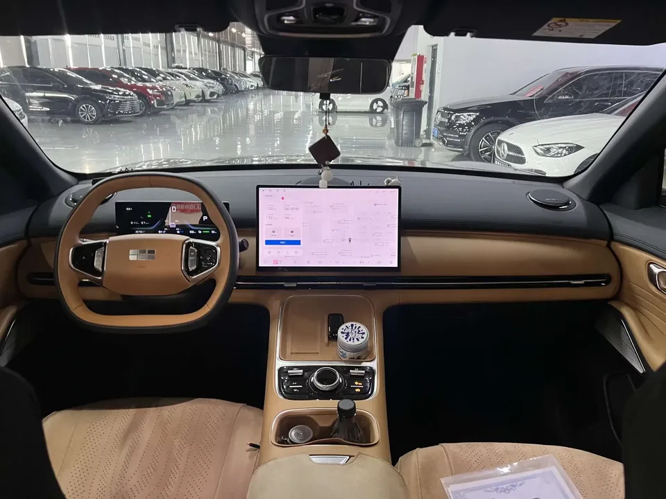 Geely Galaxy Starship 7 EM-i Galaxy Starship 7 EM-i 2025 120KM Sailing+ 2025 — миниатюра 2