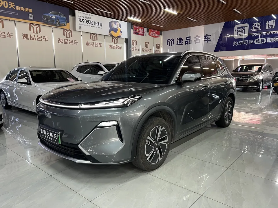 Geely Galaxy Starship 7 EM-i Galaxy Starship 7 EM-i 2025 120KM Sailing+ 2025 — фото 1, купить с доставкой в Москву