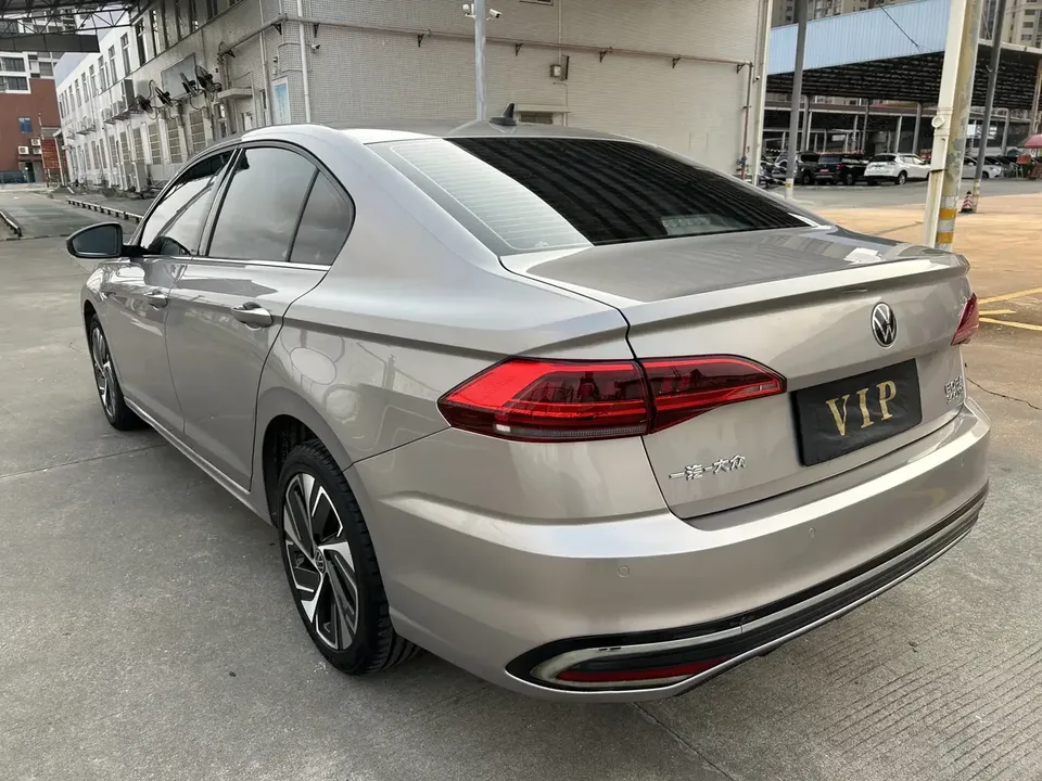 Volkswagen Bora Bora 2023 300TSI DSG Premium Edition 2023 — thumbnail 2