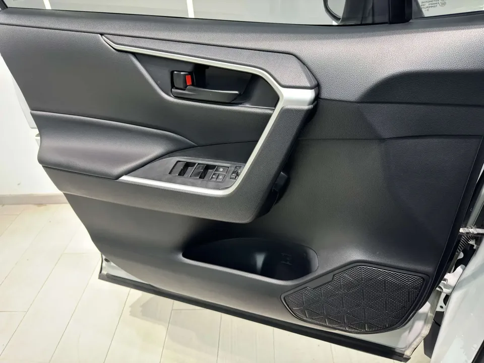Toyota Willanda Willanda 2024 2.0L 2WD Leading Edition 2024 — thumbnail 3