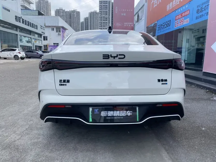 BYD Seal 06DM Seal 06DM 2025 DM-i 120KM Premium Edition 2025 — thumbnail 2